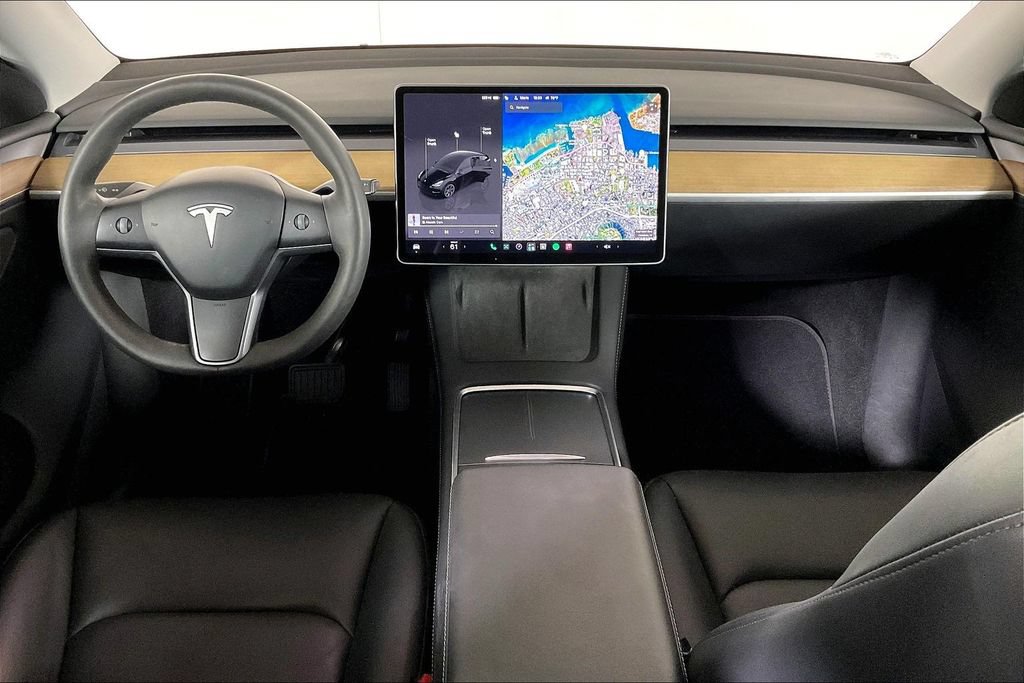 Used 2024 Tesla Model Y 2WD image 14
