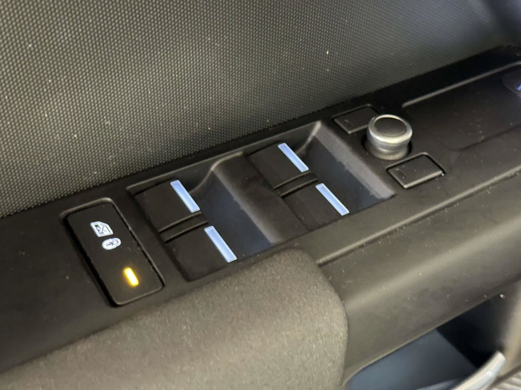 Used 2021 Land Rover Defender 110 AWD/4WD image 19