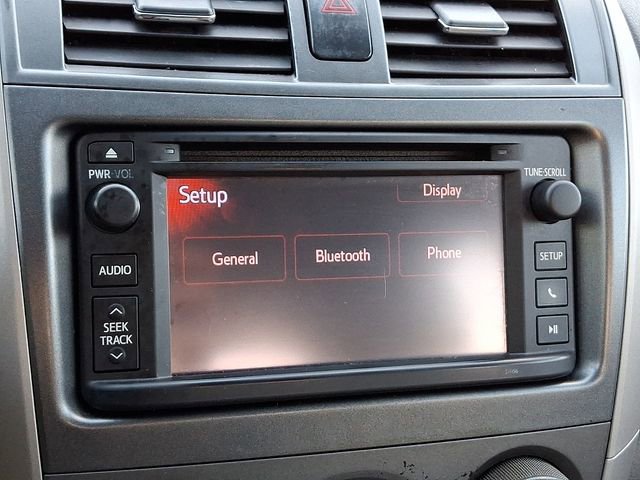 Used 2013 Toyota Corolla LE FWD image 18