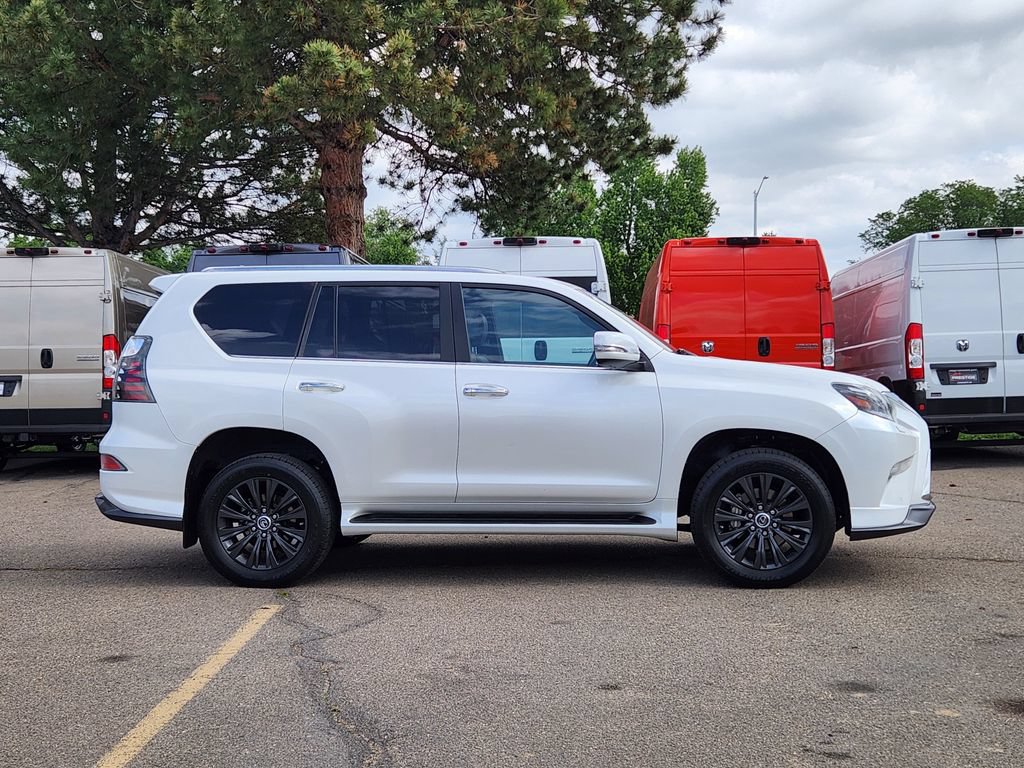 Used 2023 Lexus GX 460 Premium w/ Accessory Package AWD/4WD image 2
