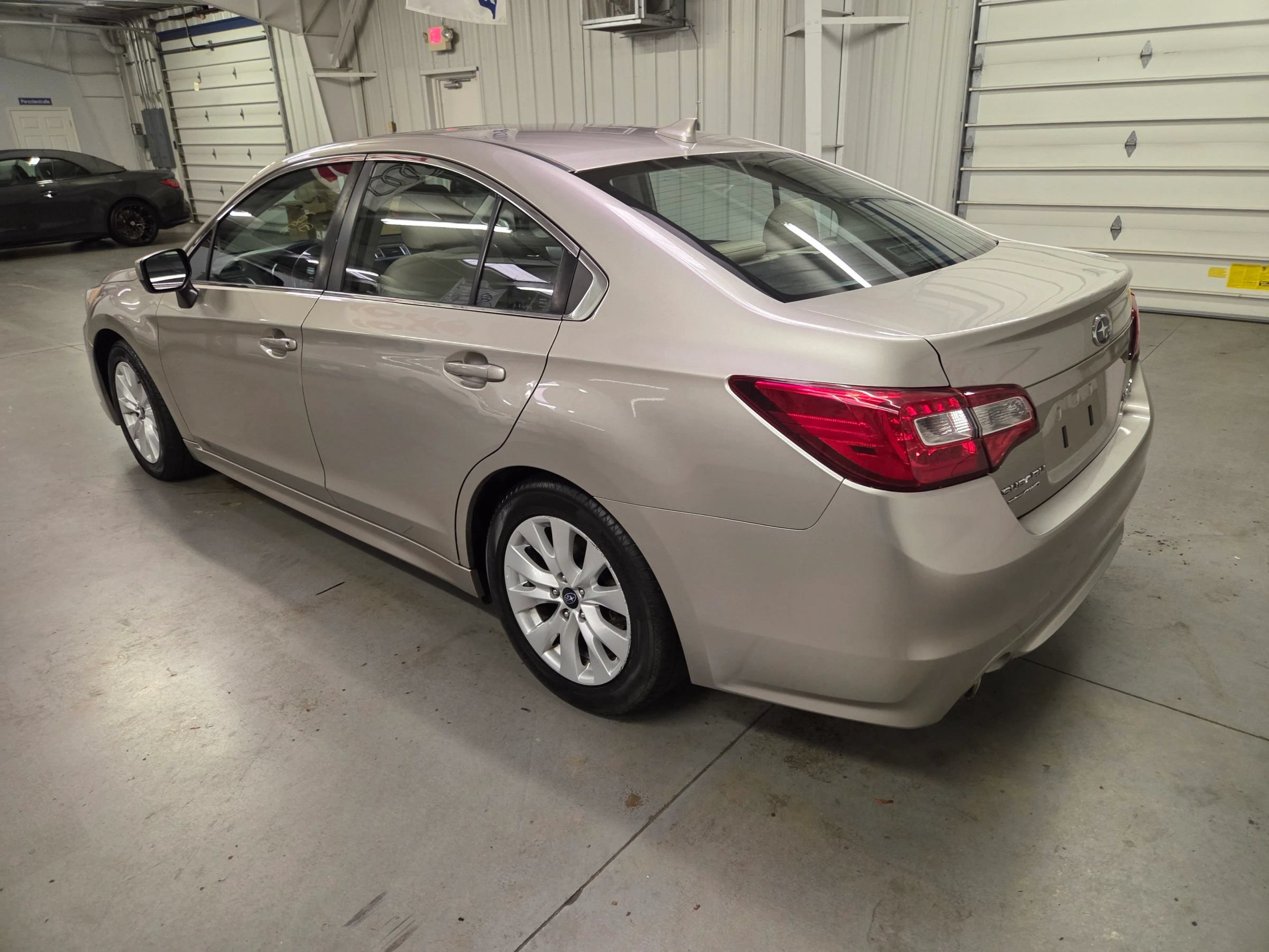 Used 2017 Subaru Legacy 2.5i Premium w/ Moonroof Package AWD/4WD image 4
