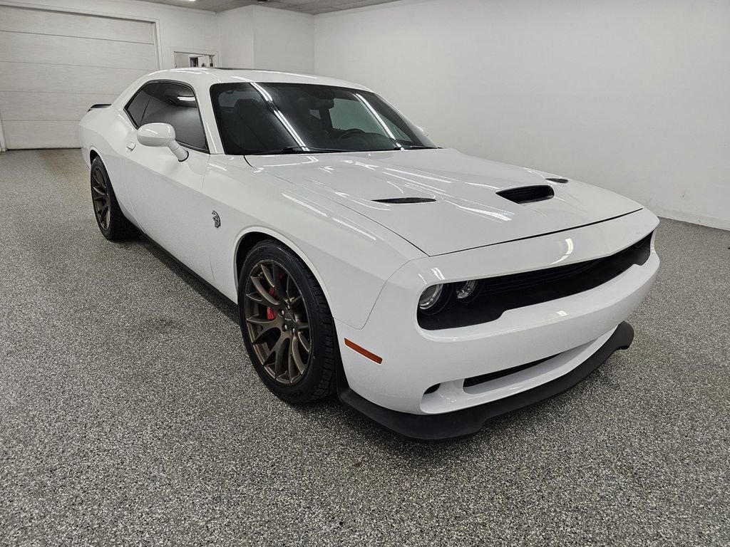 Used 2016 Dodge Challenger SRT Hellcat RWD image 3