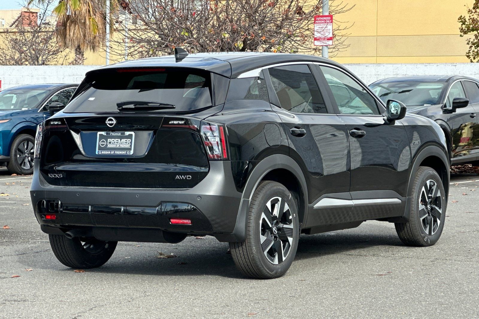 New 2025 Nissan Kicks SV AWD/4WD image 4