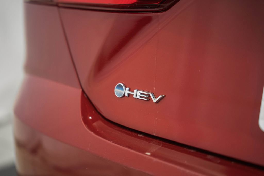 Used 2025 Toyota Camry SE image 8