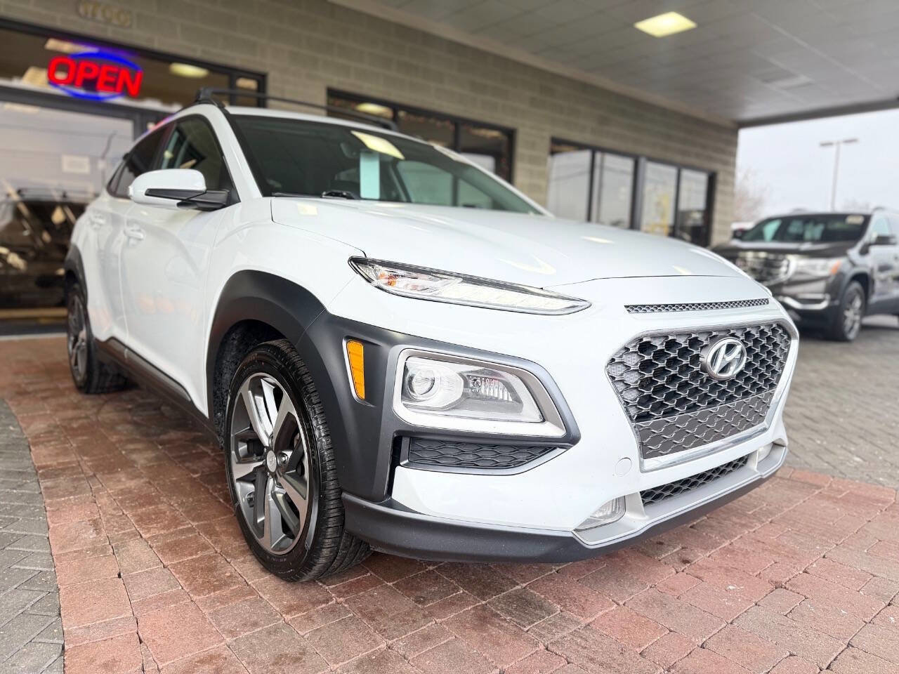 Used 2021 Hyundai Kona Limited image 18