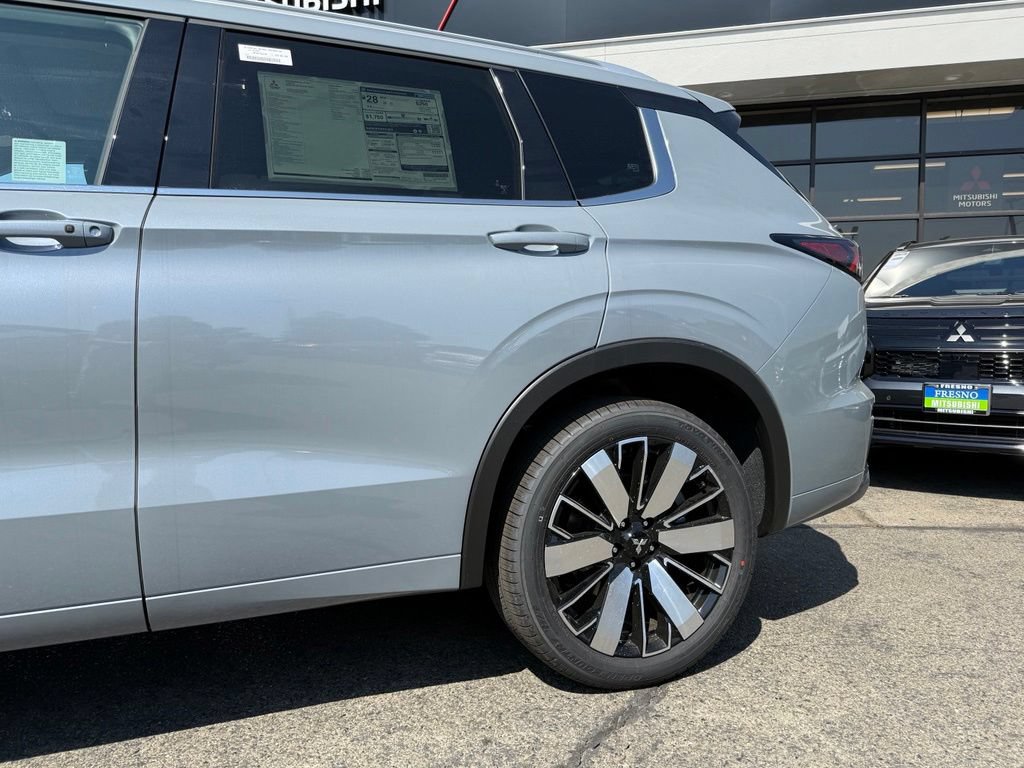 New 2026 Mitsubishi Outlander SEL FWD image 6
