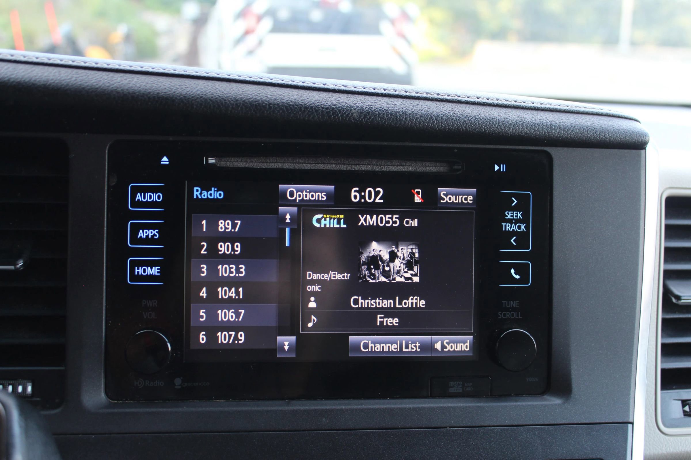 Used 2015 Toyota Sienna XLE Premium image 32