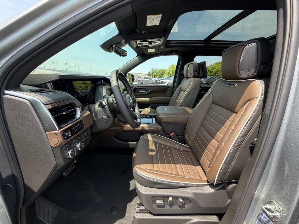 Used 2026 GMC Yukon XL Denali Ultimate AWD/4WD image 2