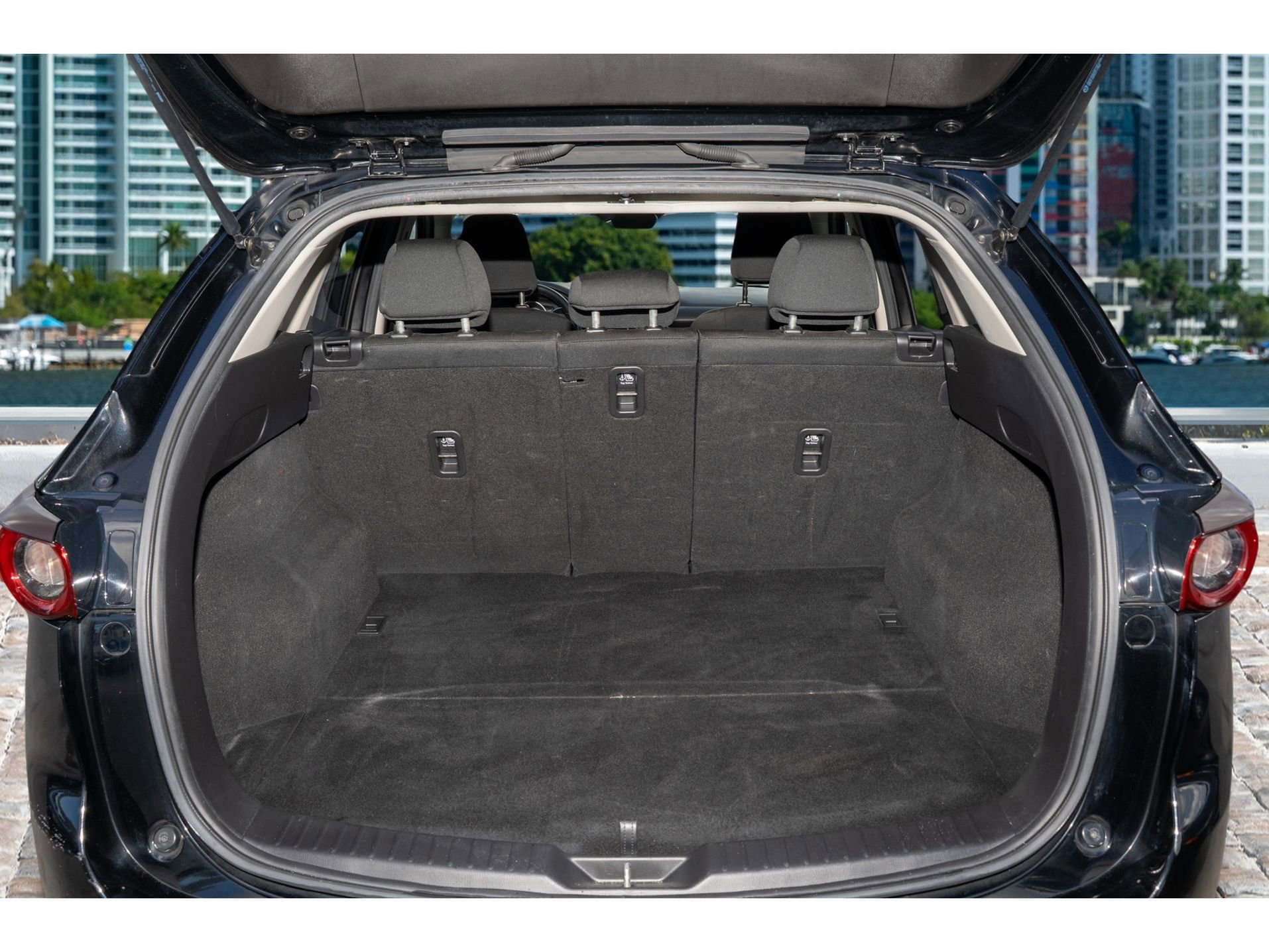 Used 2018 MAZDA CX-5 Sport image 9