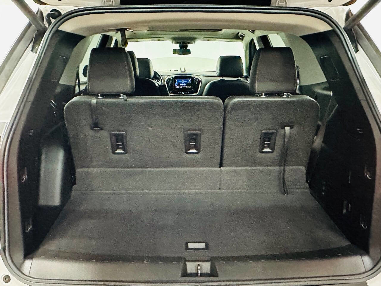 Used 2020 Chevrolet Traverse LT w/ LT Premium Package AWD/4WD image 30