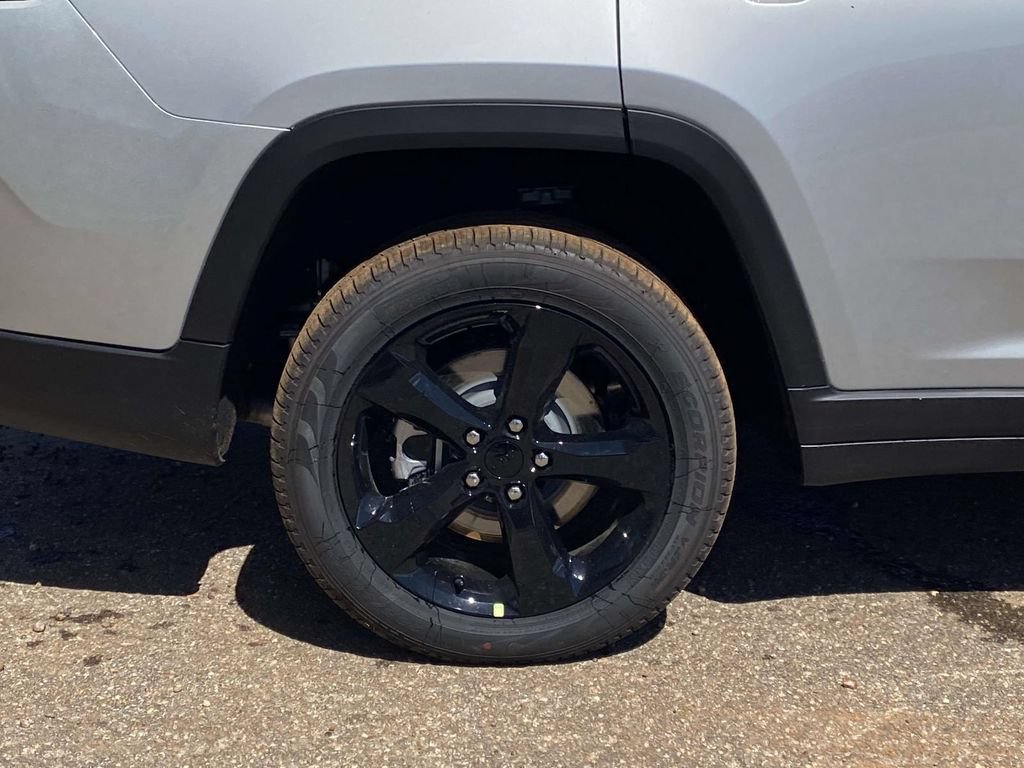 New 2026 Jeep Grand Cherokee L Limited w/ Limited Altitude Package RWD image 7