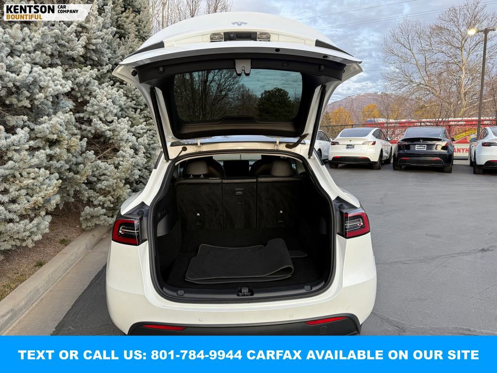 Used 2022 Tesla Model Y Long Range image 28