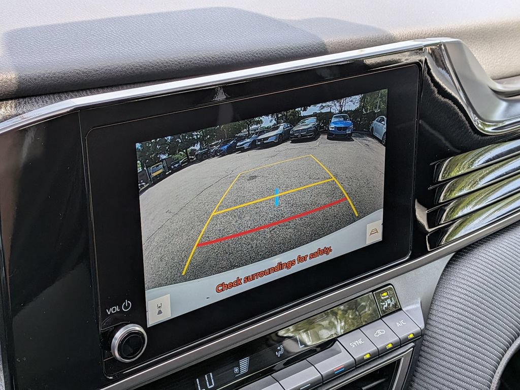 Used 2025 Toyota Camry SE FWD image 6