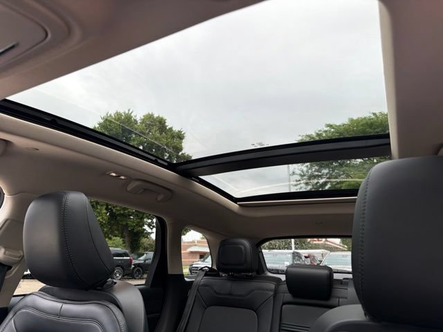 Used 2024 Lincoln Corsair AWD w/ Equipment Group 101A image 10