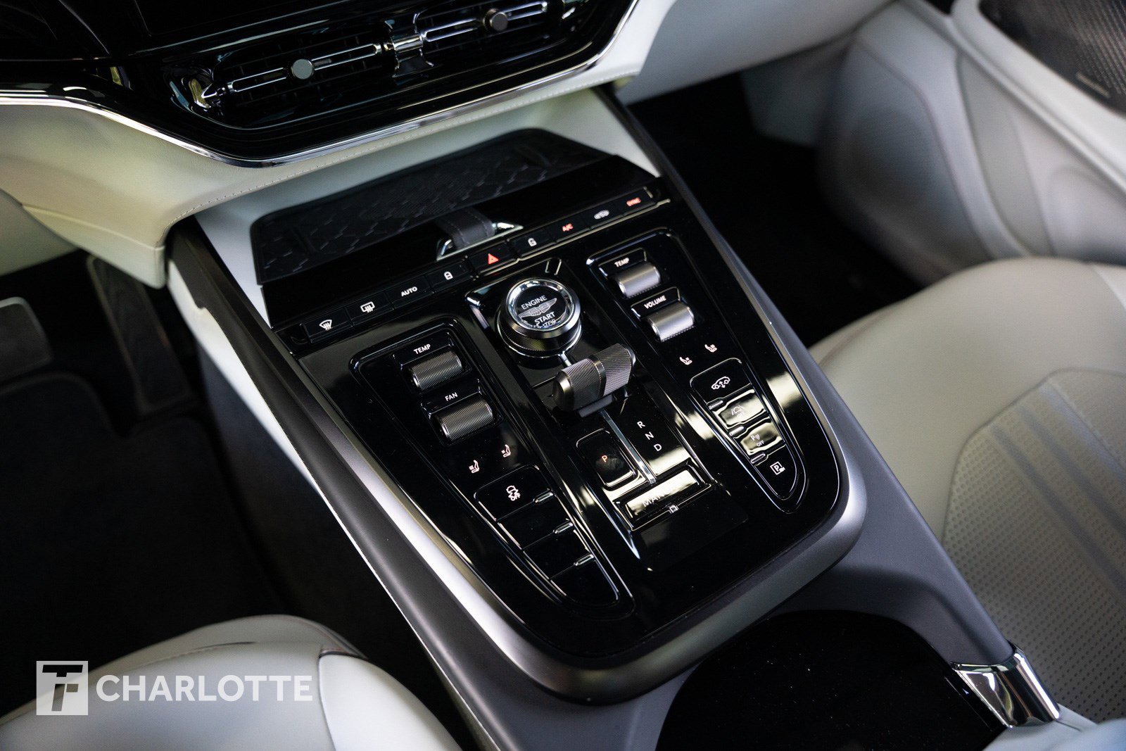 Used 2025 Aston Martin DBX 707 AWD/4WD image 26