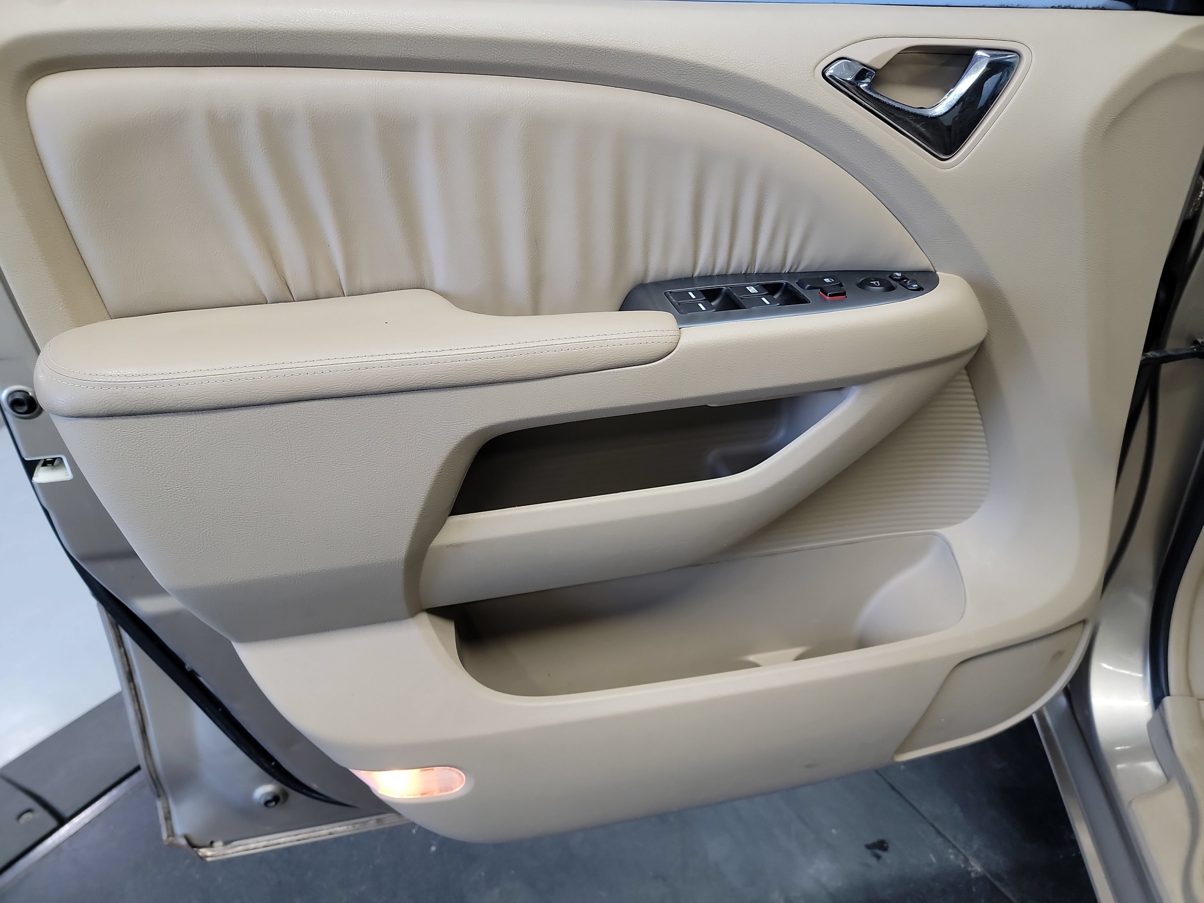 Used 2005 Honda Odyssey EX-L image 13