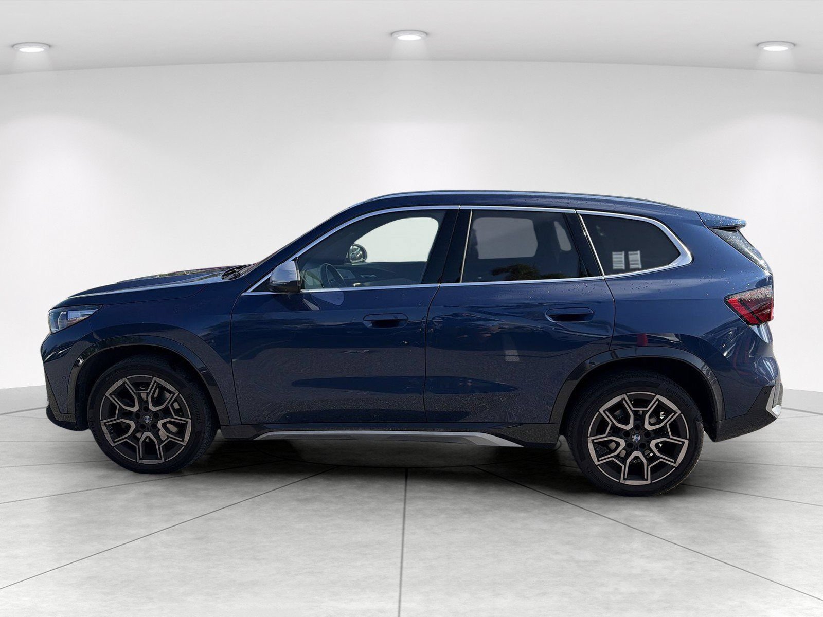 Used 2023 BMW X1 xDrive28i w/ Premium Package AWD/4WD image 7