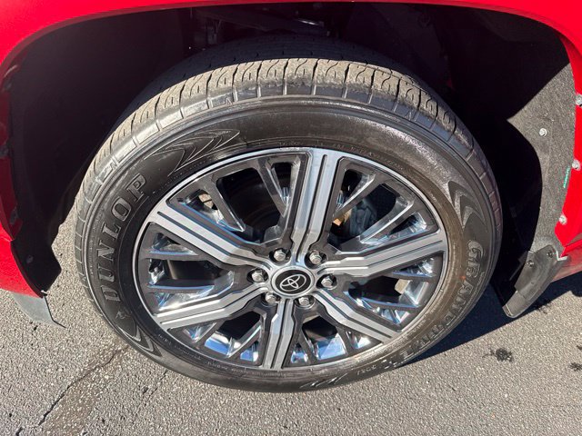 Used 2023 Toyota Sequoia Capstone AWD/4WD image 12