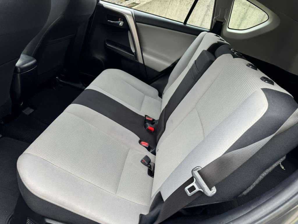 Used 2017 Toyota RAV4 XLE w/ Carpet Mat Package AWD/4WD image 19