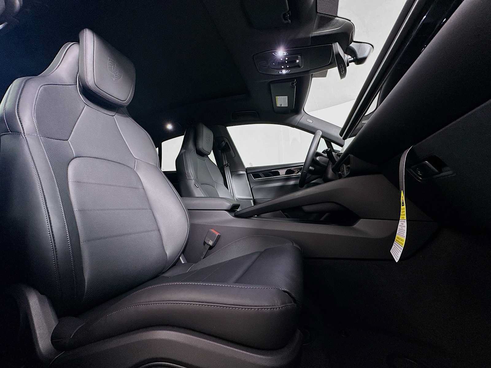 New 2026 Porsche Macan Electric RWD image 28
