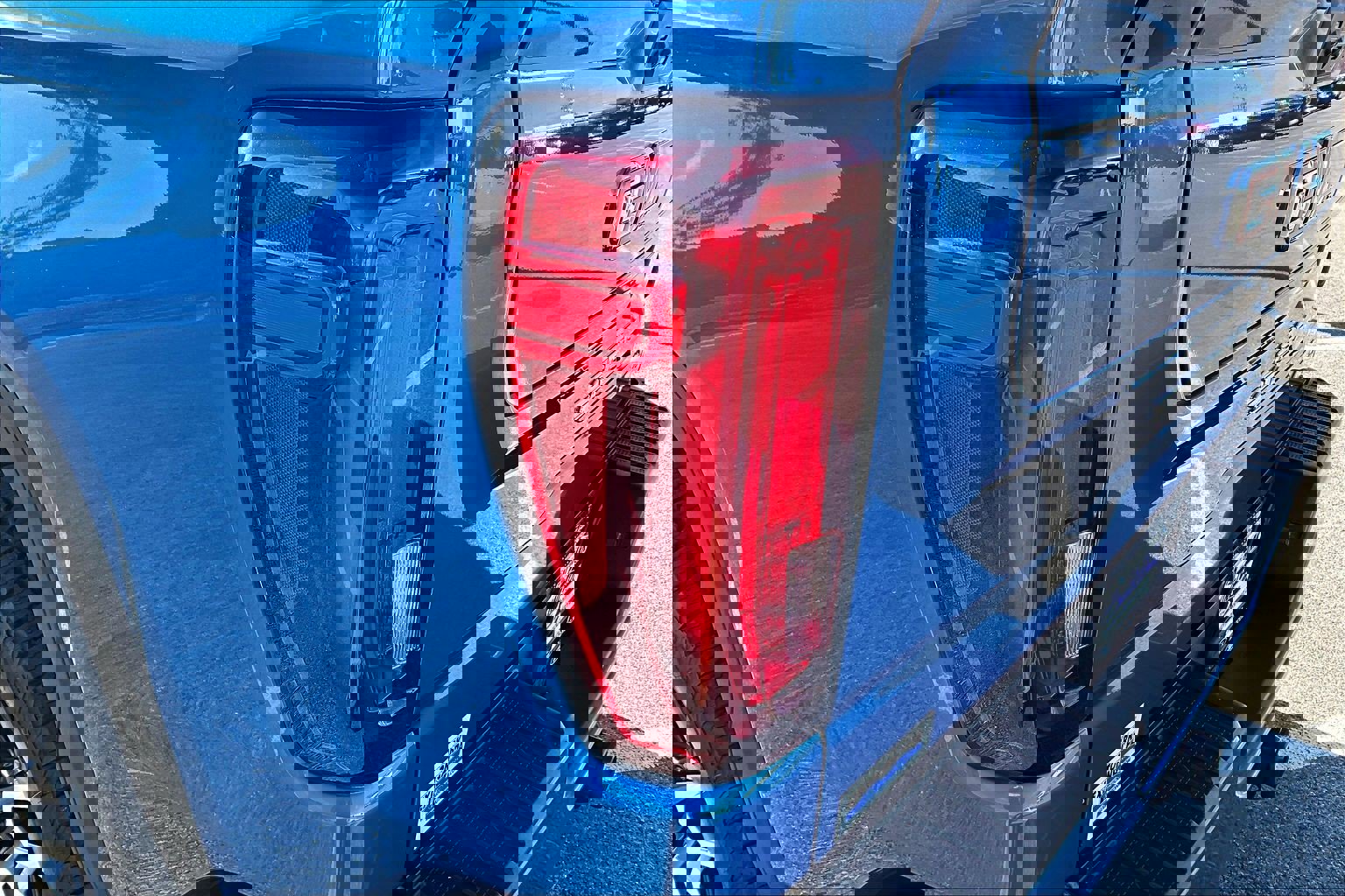 Used 2022 GMC Sierra 1500 AT4 image 26