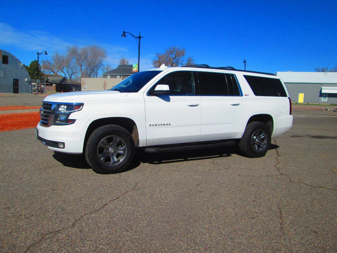 Used 2019 Chevrolet Suburban LT w/ Luxury Package AWD/4WD image 5