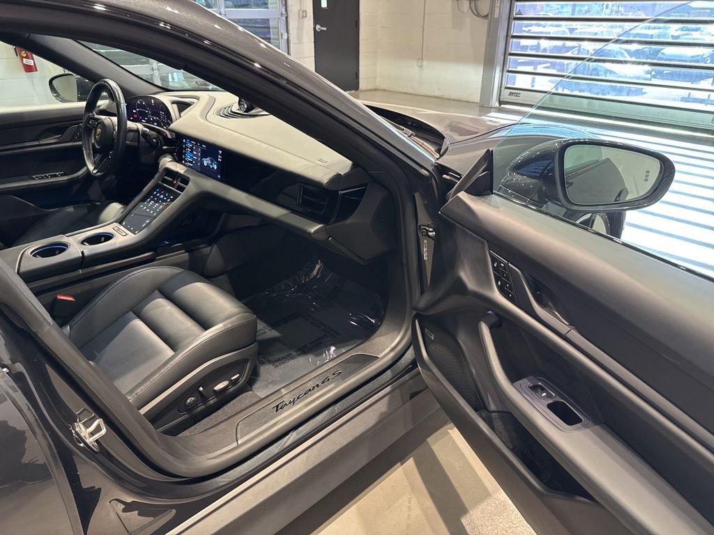 Used 2024 Porsche Taycan 4S w/ Premium Package image 37