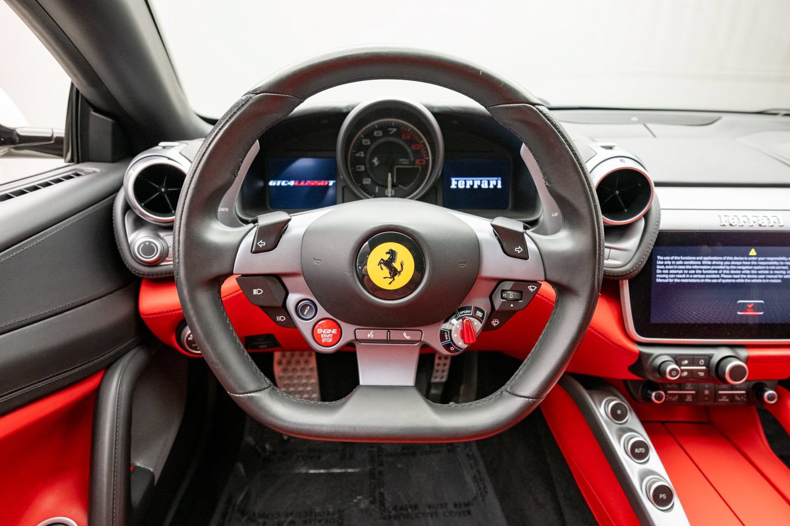 Used 2018 Ferrari GTC4Lusso T RWD image 11