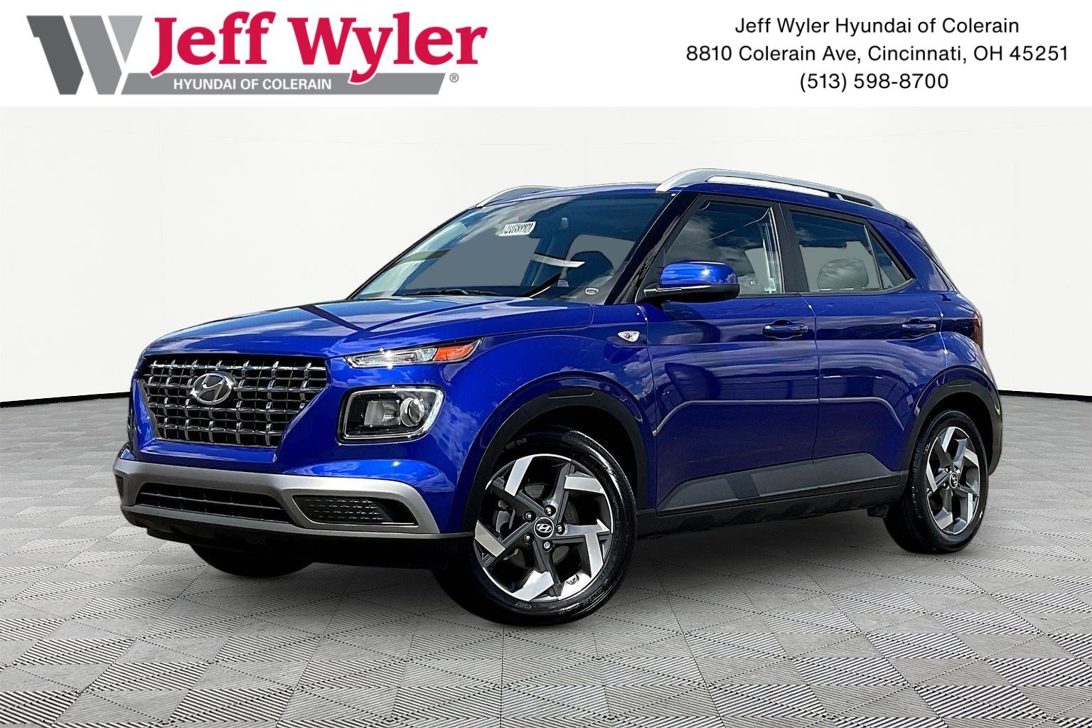Used 2025 Hyundai Venue SEL FWD image 1