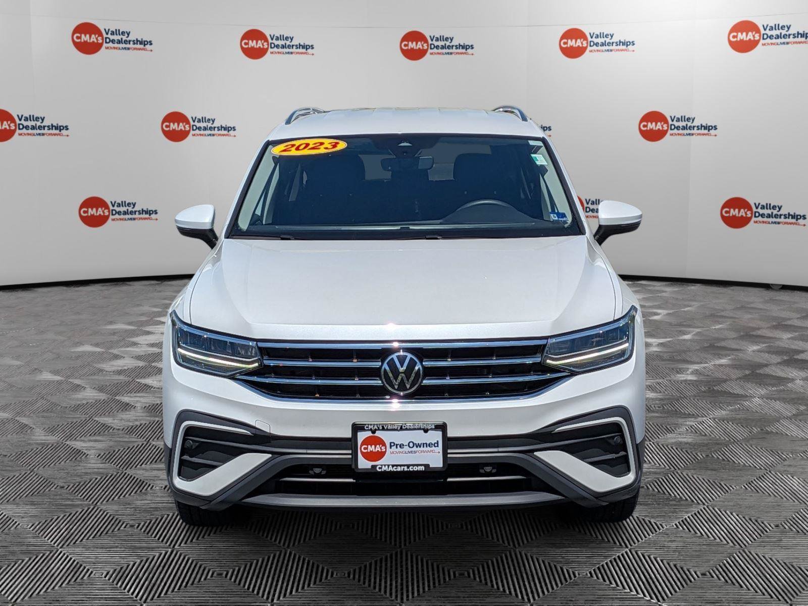 Used 2023 Volkswagen Tiguan SE FWD image 2