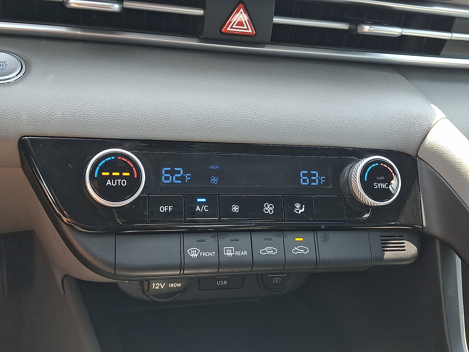 Certified 2023 Hyundai Elantra SEL w/ Preferred Accessory Package FWD image 15