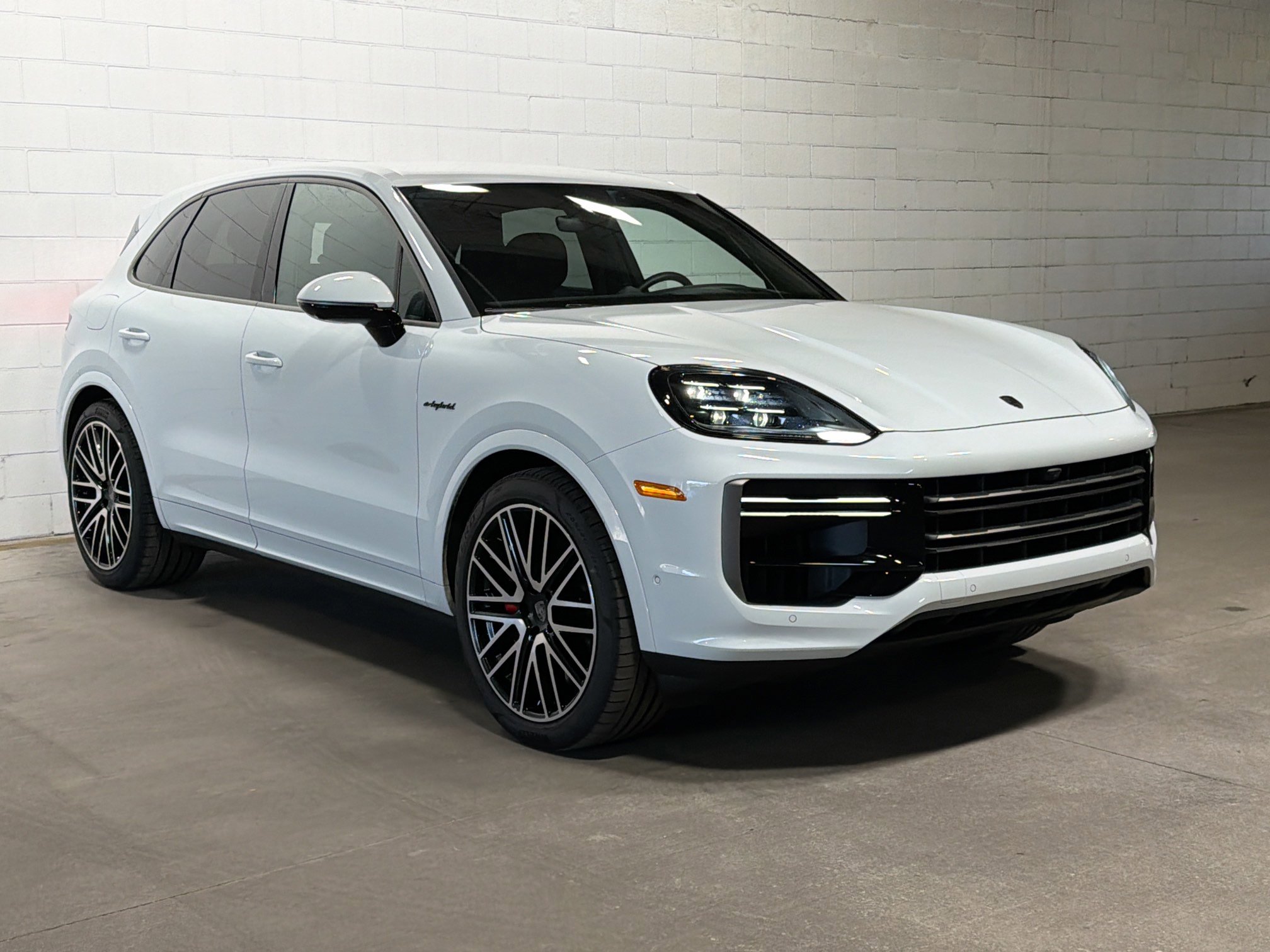 Certified 2025 Porsche Cayenne Turbo image 6