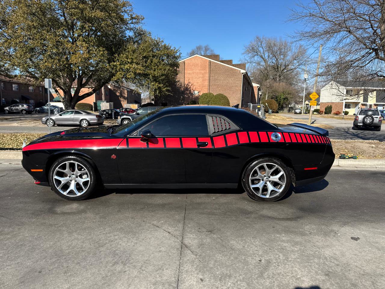 Used 2015 Dodge Challenger SXT Plus w/ Driver Convenience Group RWD image 7