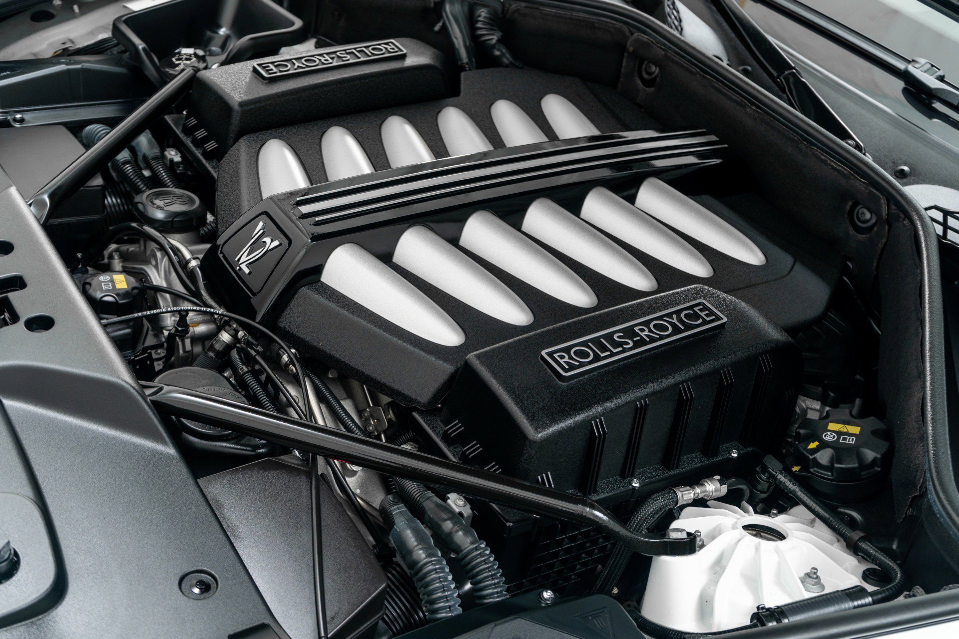 Used 2020 Rolls-Royce Dawn RWD image 48