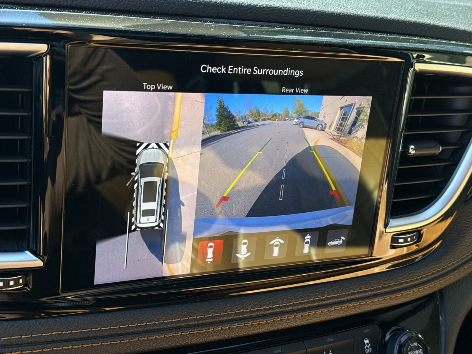 Used 2021 Chrysler Pacifica Pinnacle image 19