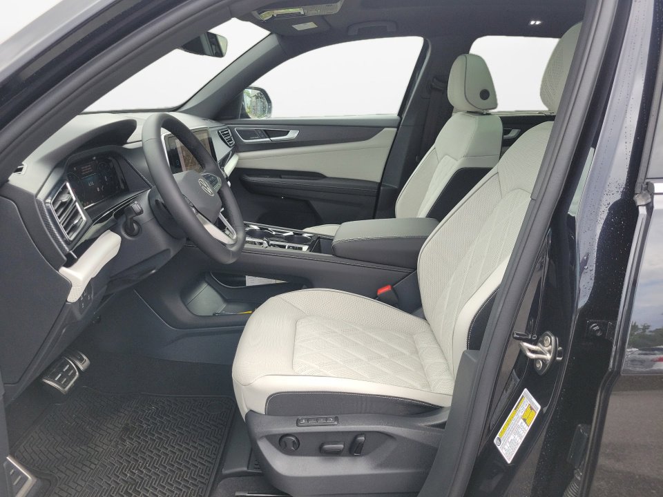 New 2025 Volkswagen Atlas Cross Sport SEL Premium R-Line image 9