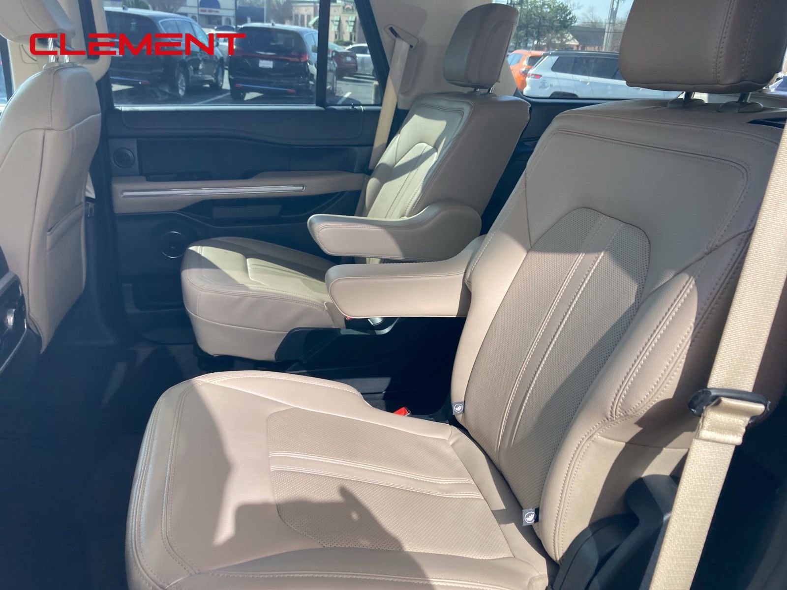 Used 2024 Ford Expedition Limited image 28