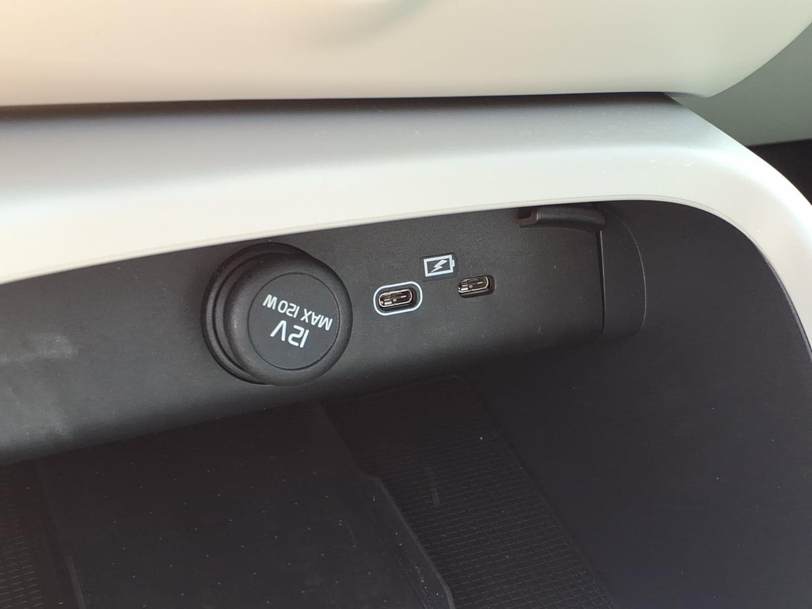 Certified 2023 Volvo XC40 B4 Ultimate FWD image 25