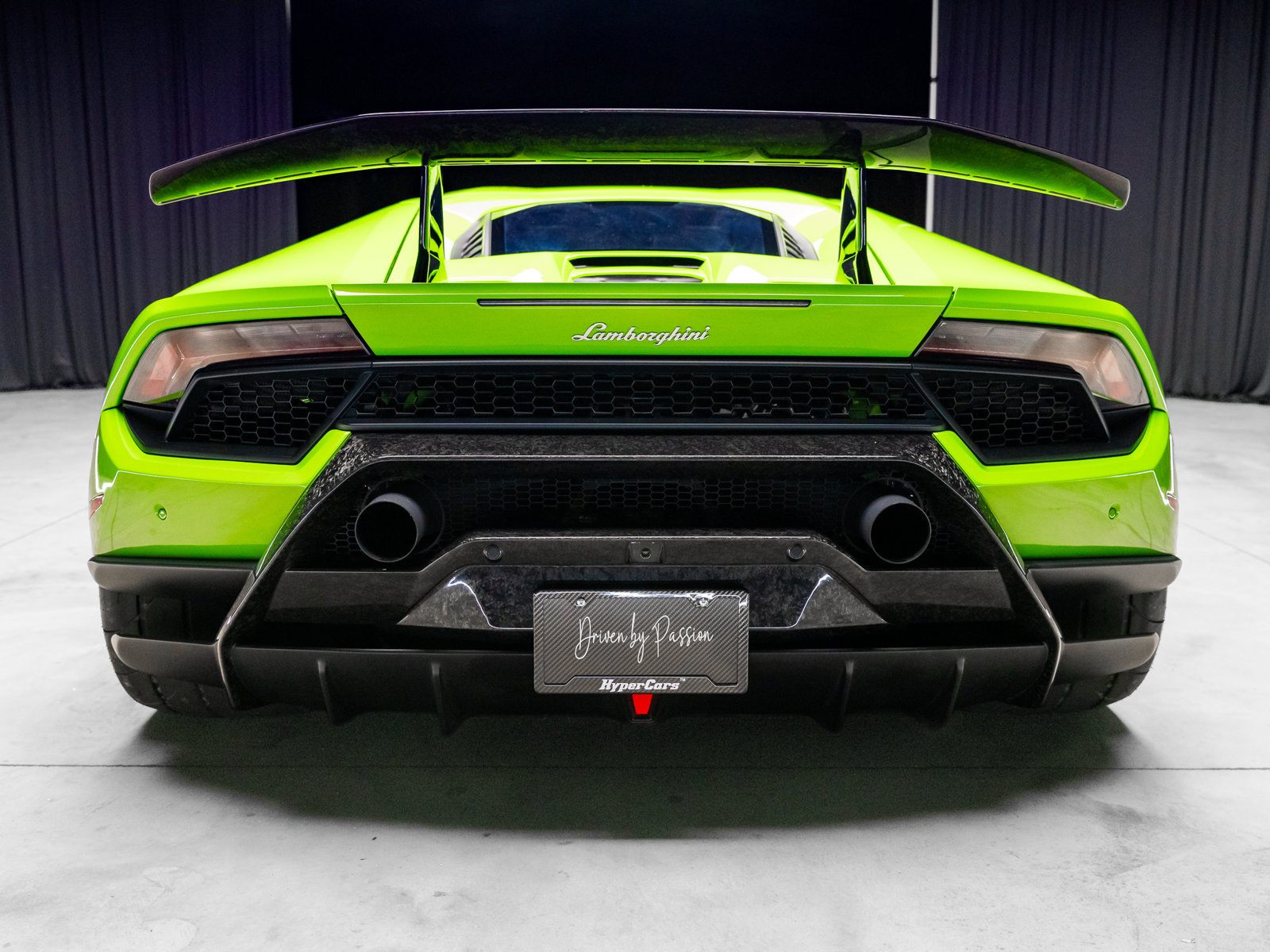 Used 2018 Lamborghini Huracan Performante AWD/4WD image 34