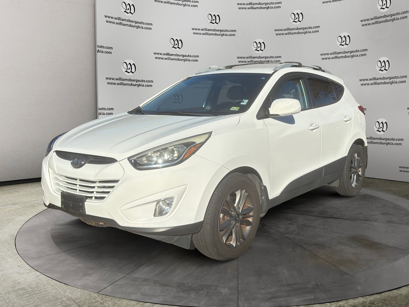 Used 2015 Hyundai Tucson SE image 1