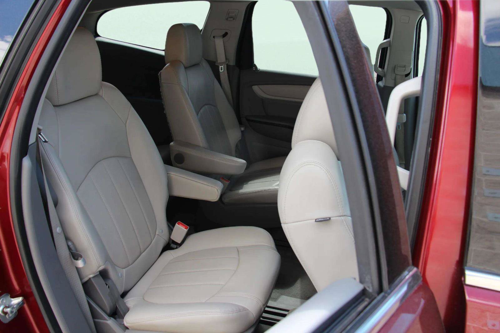 Used 2016 Chevrolet Traverse LTZ AWD/4WD image 24