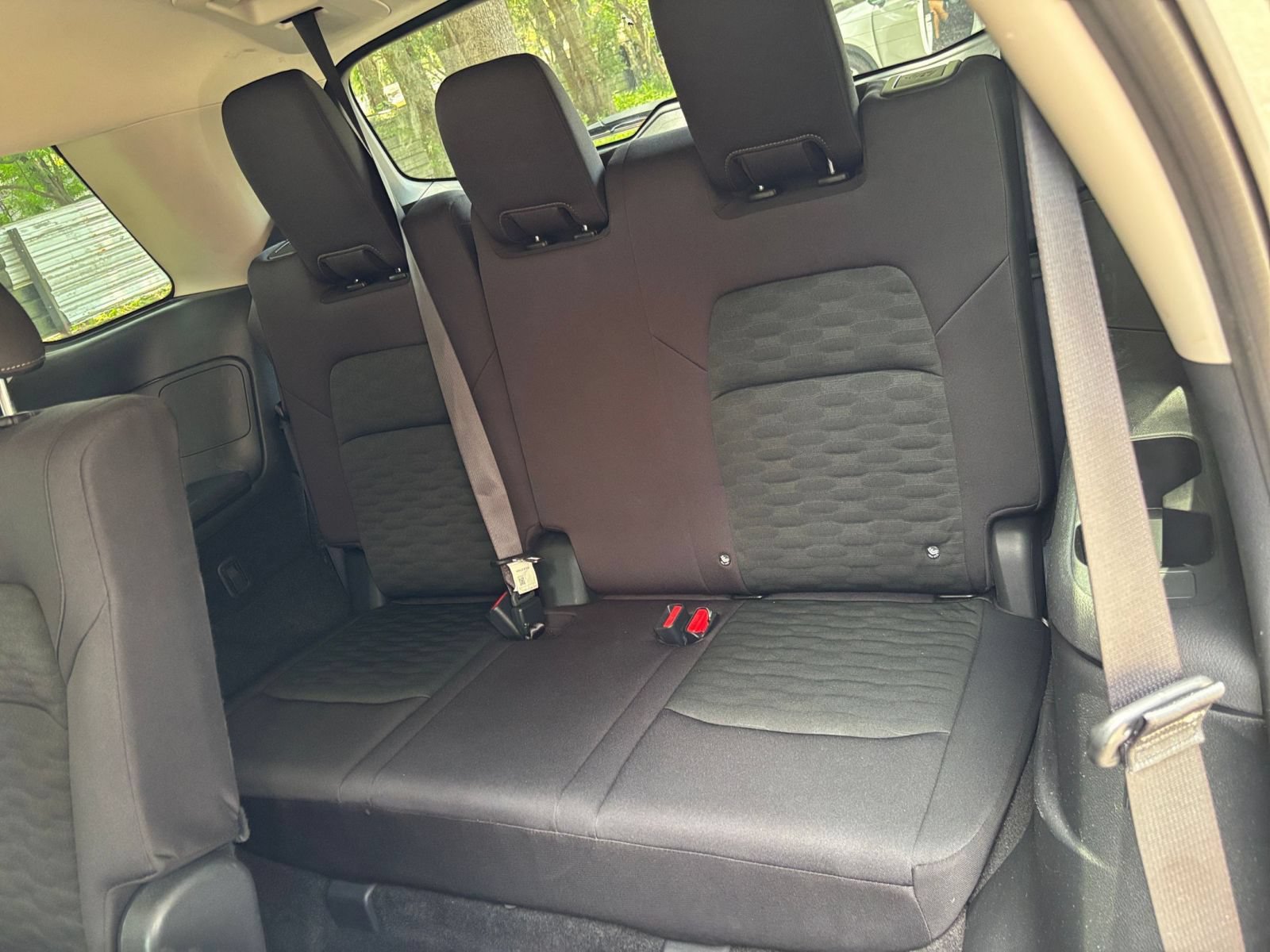 Used 2025 Nissan Pathfinder SV FWD image 30