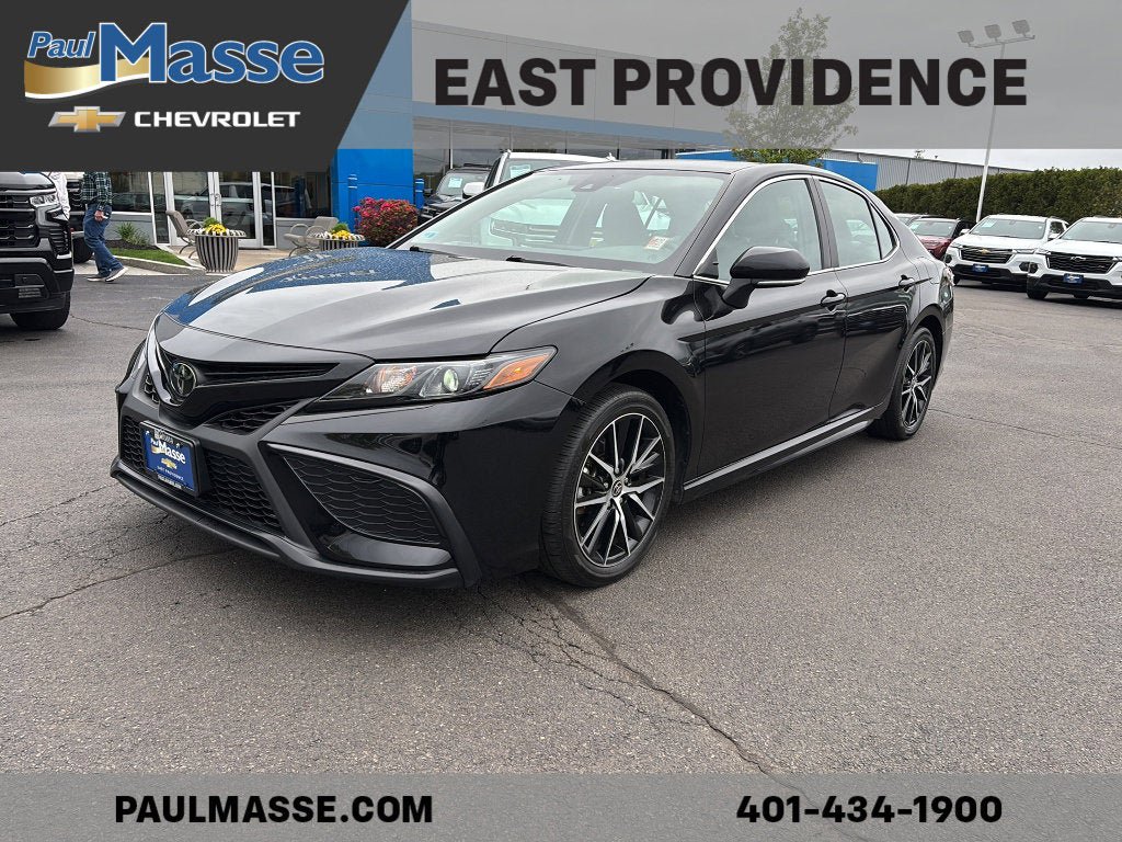 Used 2024 Toyota Camry SE w/ Cold Weather Package