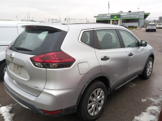 Used 2019 Nissan Rogue S image 4