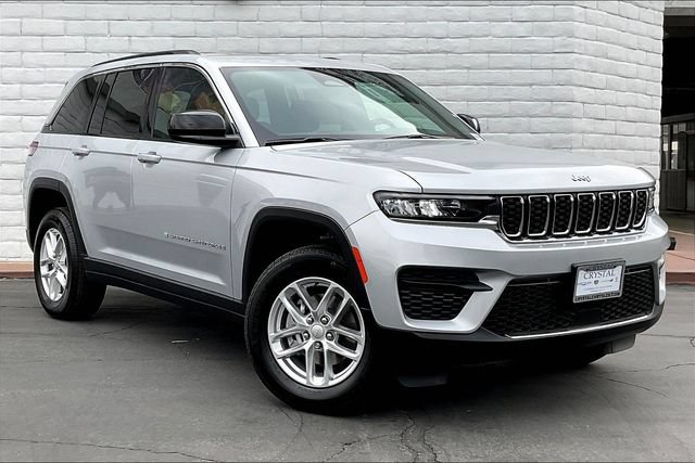 New 2026 Jeep Grand Cherokee Laredo X AWD/4WD image 14