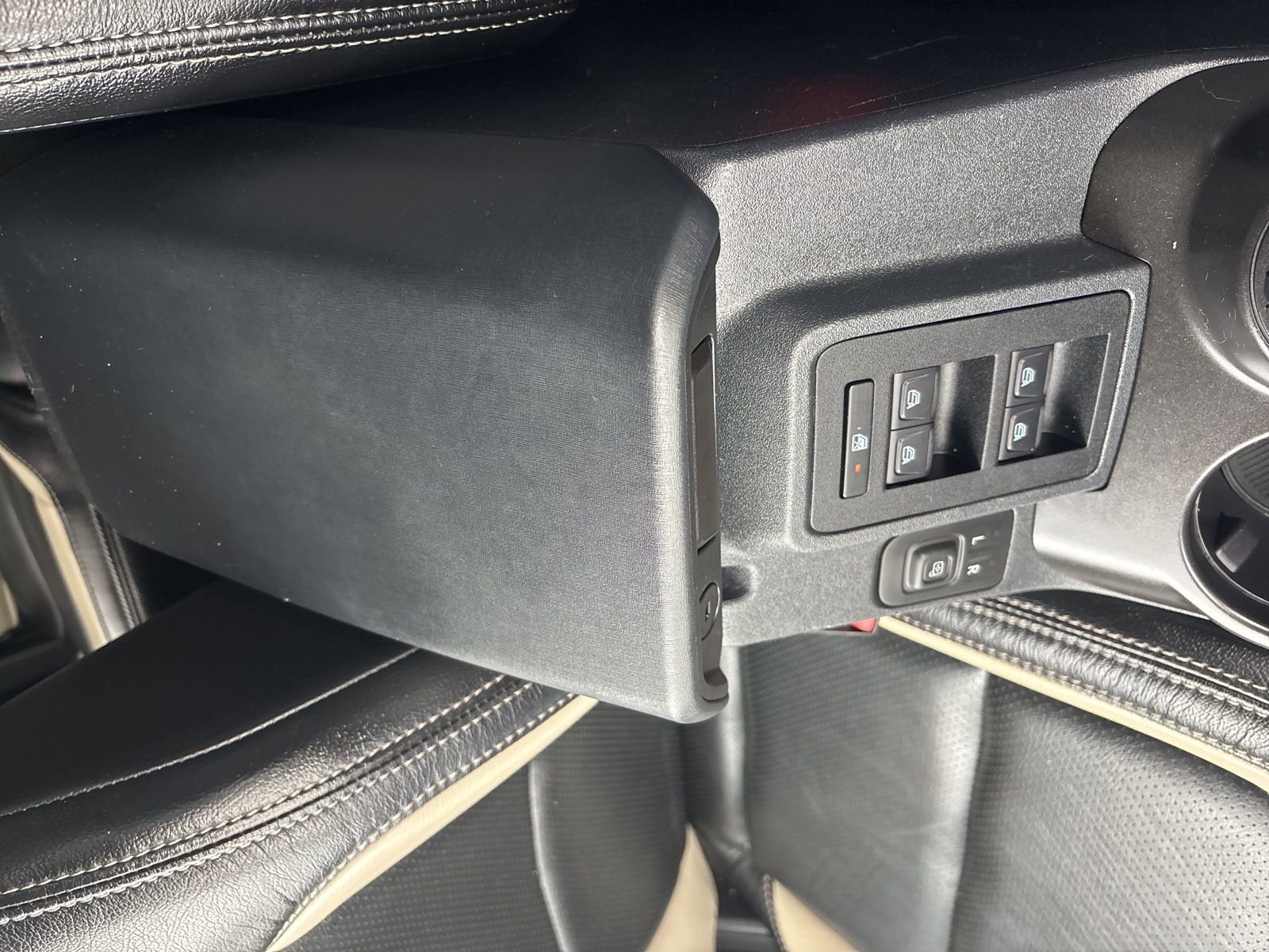 Used 2023 Ford Bronco Wildtrak image 28