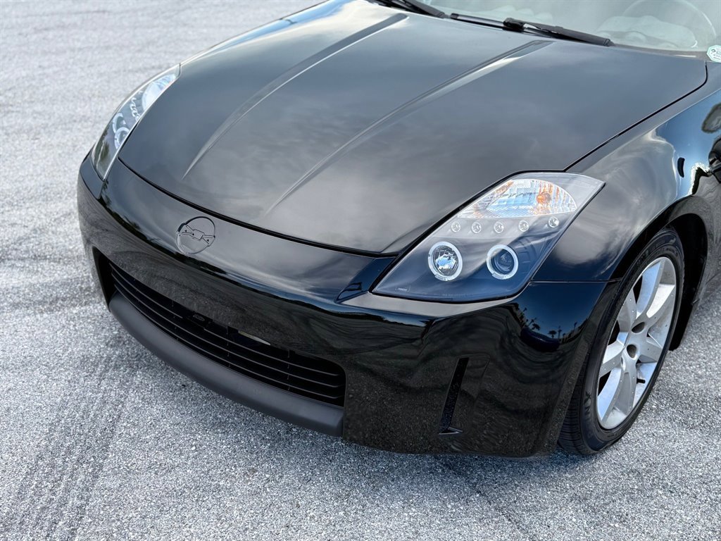 Used 2005 Nissan 350Z Enthusiast w/ (K96) Aerodynamics Pkg RWD image 2