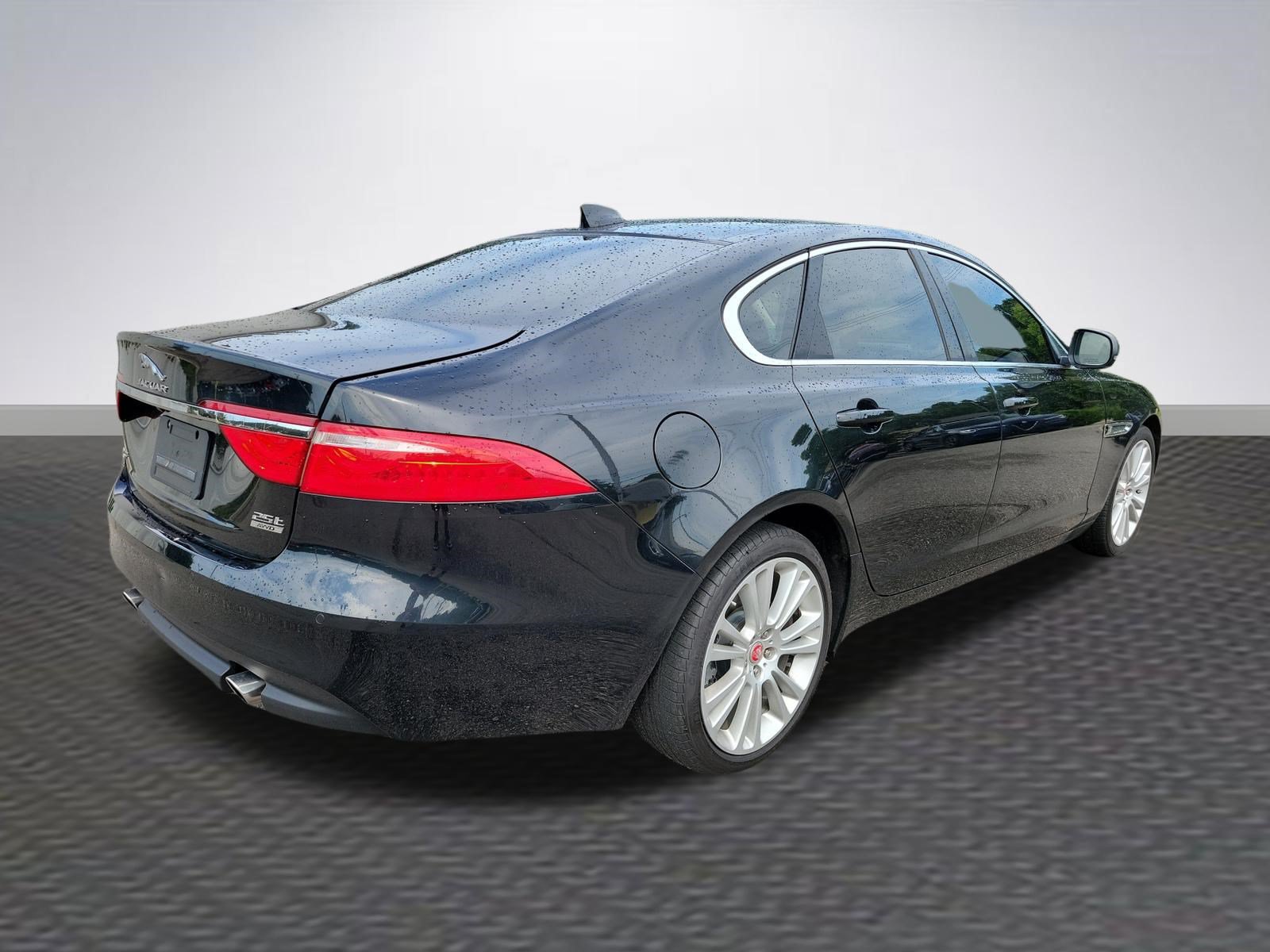 Used 2020 Jaguar XF Premium AWD/4WD image 5