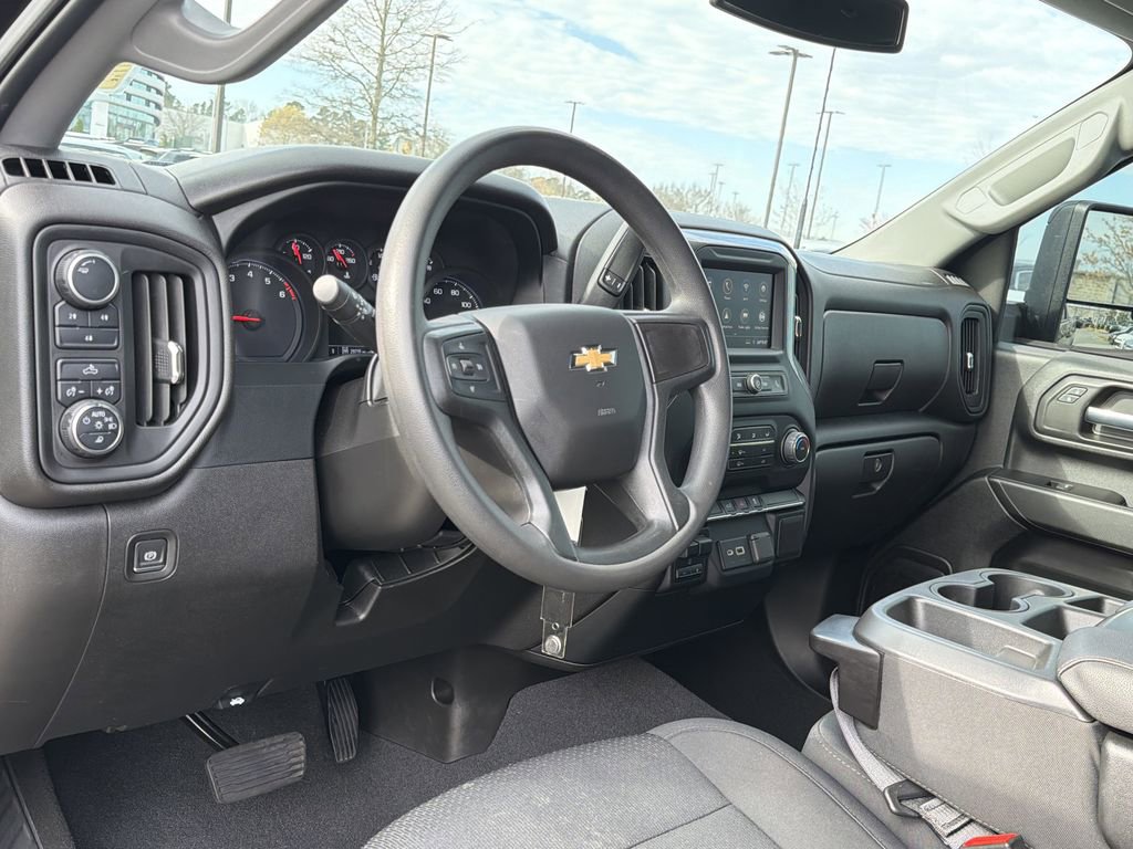 Used 2022 Chevrolet Silverado 2500 Custom w/ Custom Value Package image 10
