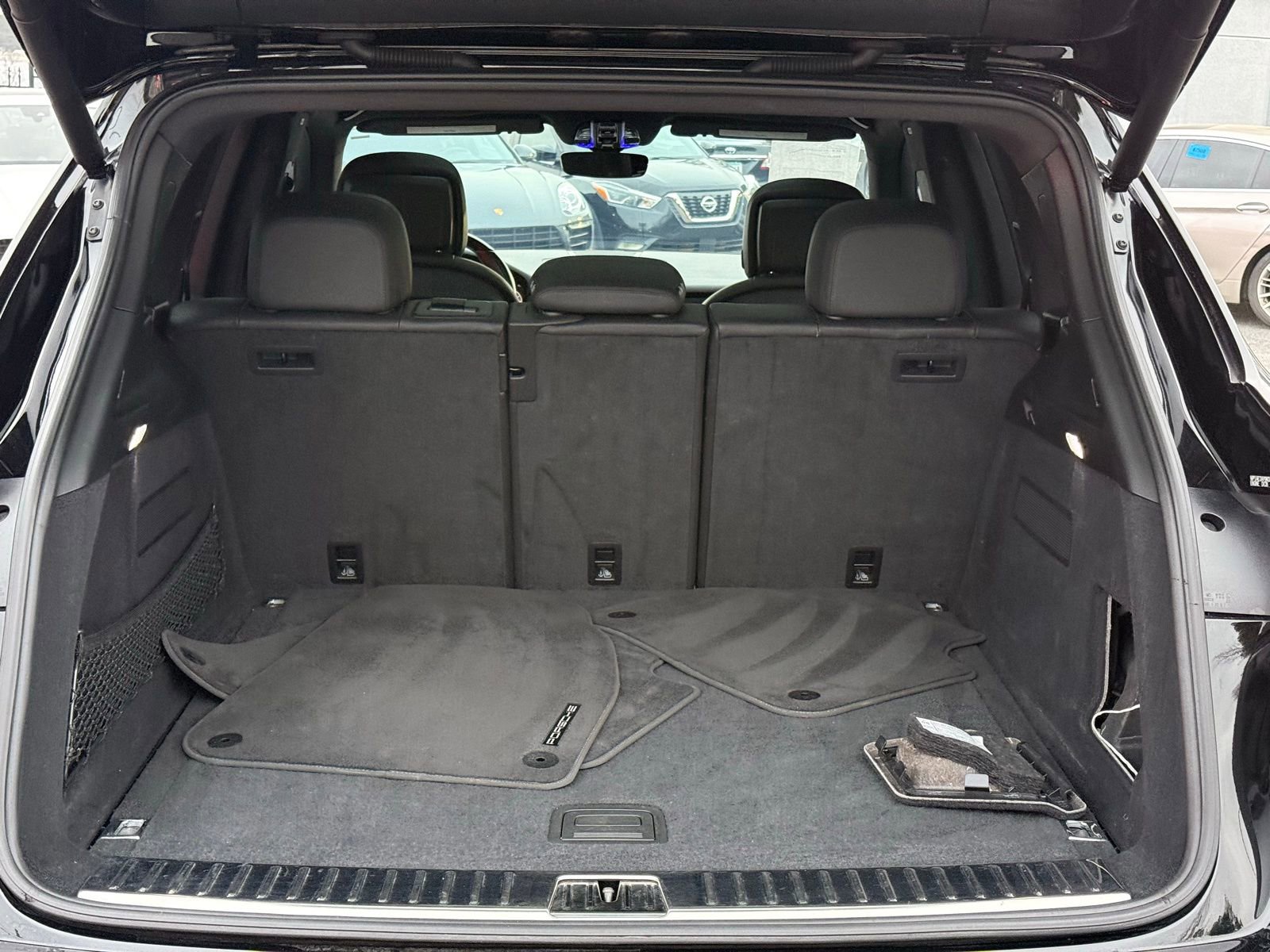 Used 2019 Porsche Cayenne E-Hybrid image 12